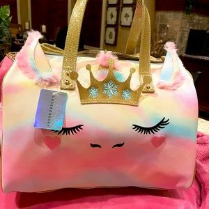 Kids travel bag with side pockets just beautiful